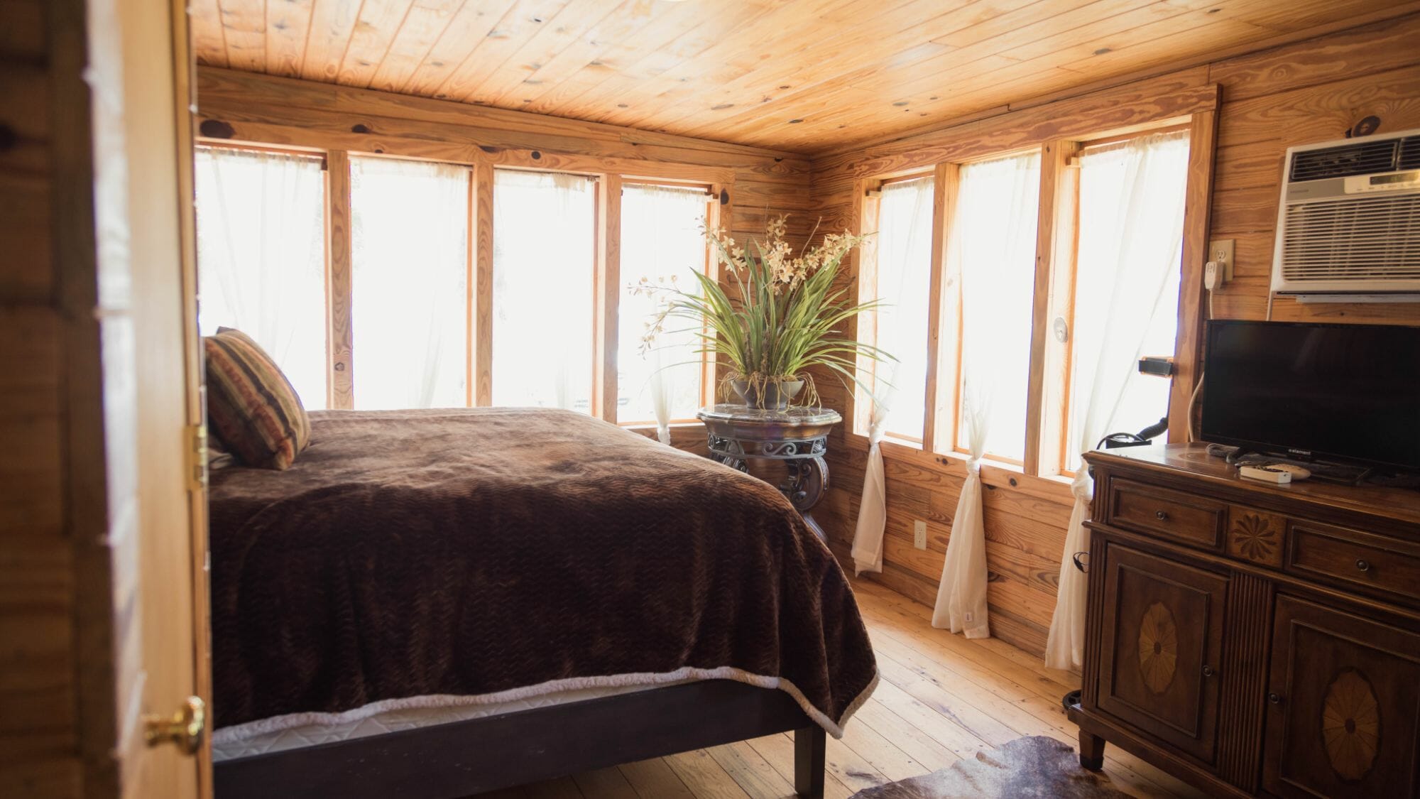 Cabin Cordrays